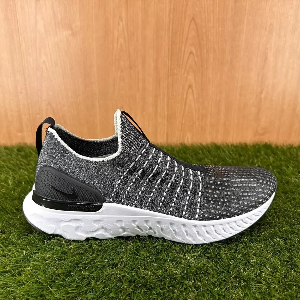 Nike React Phantom Run Flyknit 2 Oreo CJ0280-002 Women's Sz 12 / Men's Sz 10.5